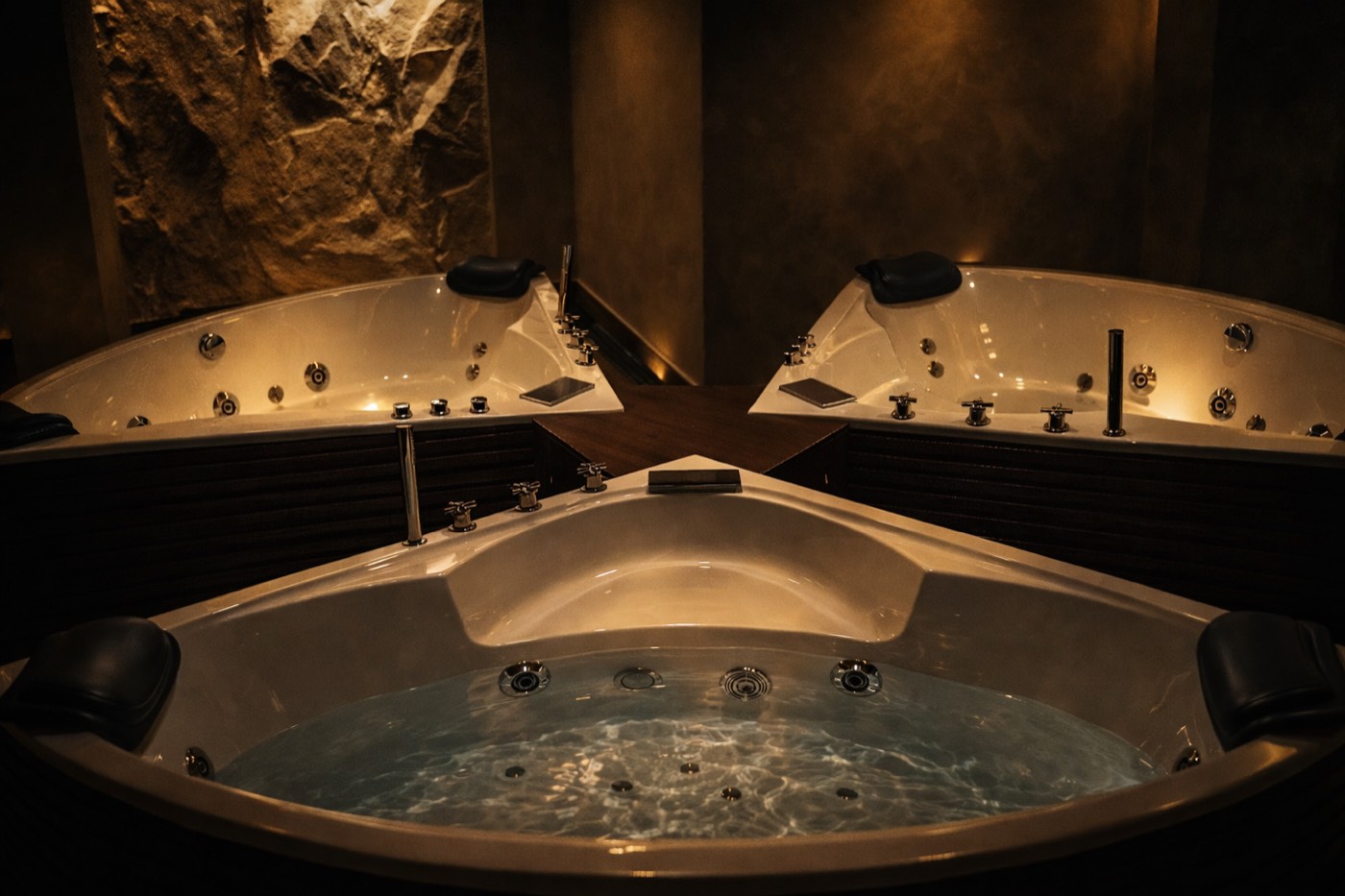 Hydrotherapy pool
